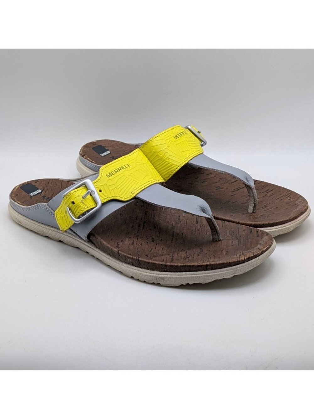 Merrell Women’s Size 8 Around Town Post Print Yellow Gray Sleet Thong Sandals